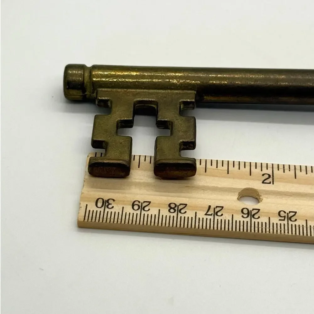 VTG Brass Skeleton Key Huntington W VA Inscribed 7 Inch‎ Souvenir Oversize Decor
